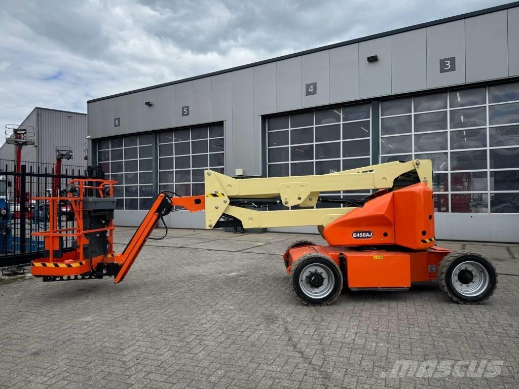JLG E 450 AJ Karos emelők
