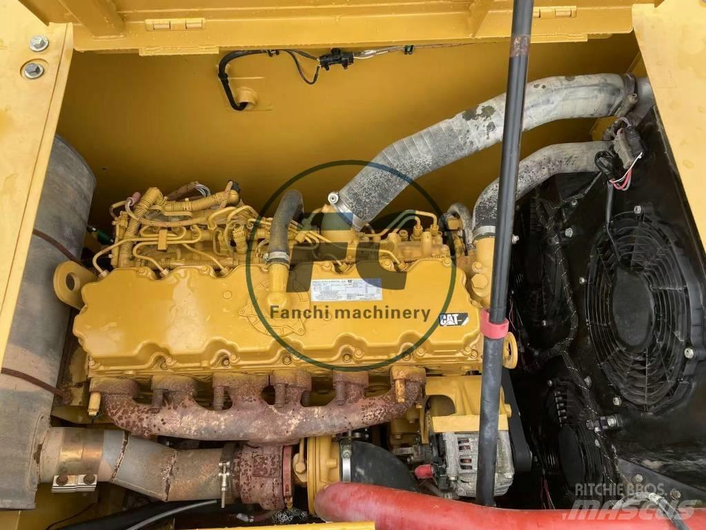 CAT 320 Lánctalpas kotrók