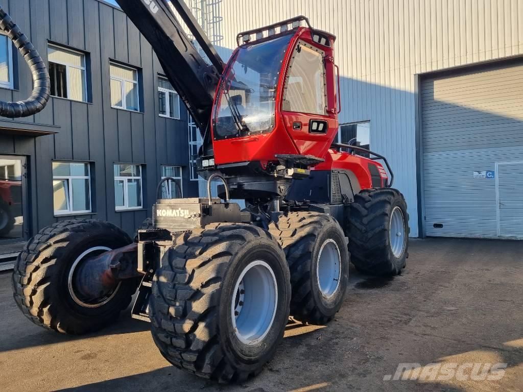 Komatsu 931 Betakarítók