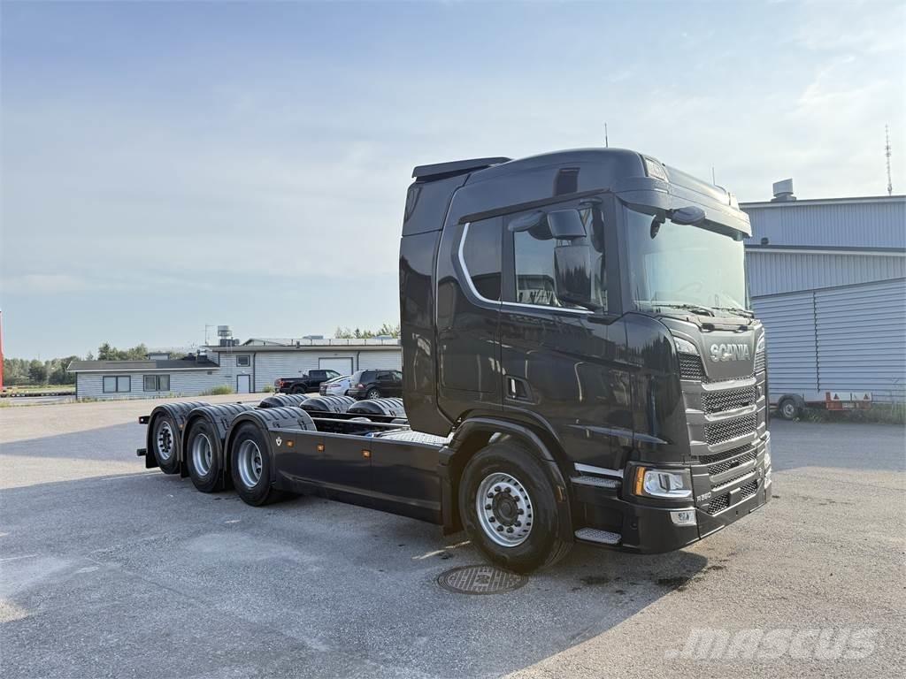 Scania R590 8x4 Horgos rakodó teherautók