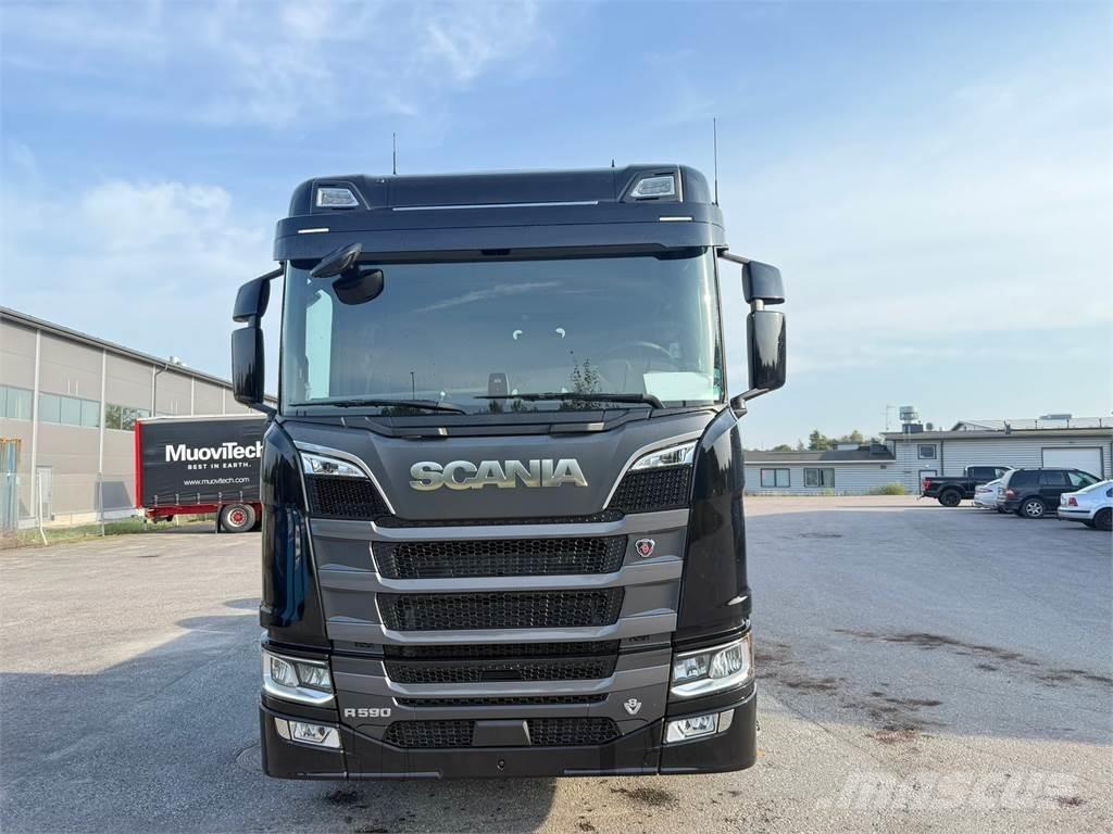 Scania R590 8x4 Horgos rakodó teherautók