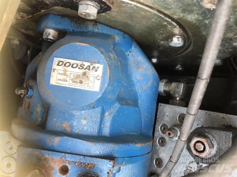 Doosan DX60 Lánctalpas kotrók