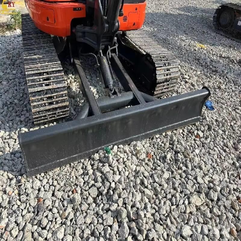Kubota 163 Lánctalpas kotrók