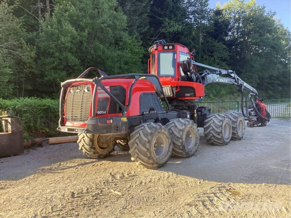Komatsu 901 XC Betakarítók