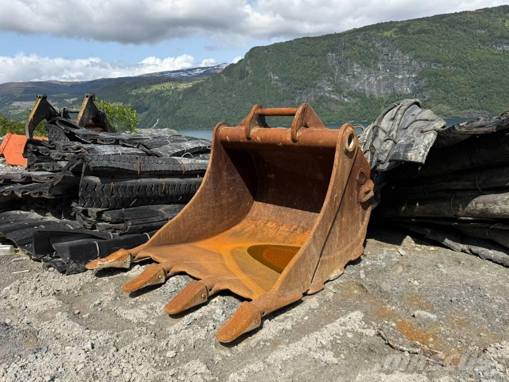 Doosan DX 300 LC-5 Lánctalpas kotrók