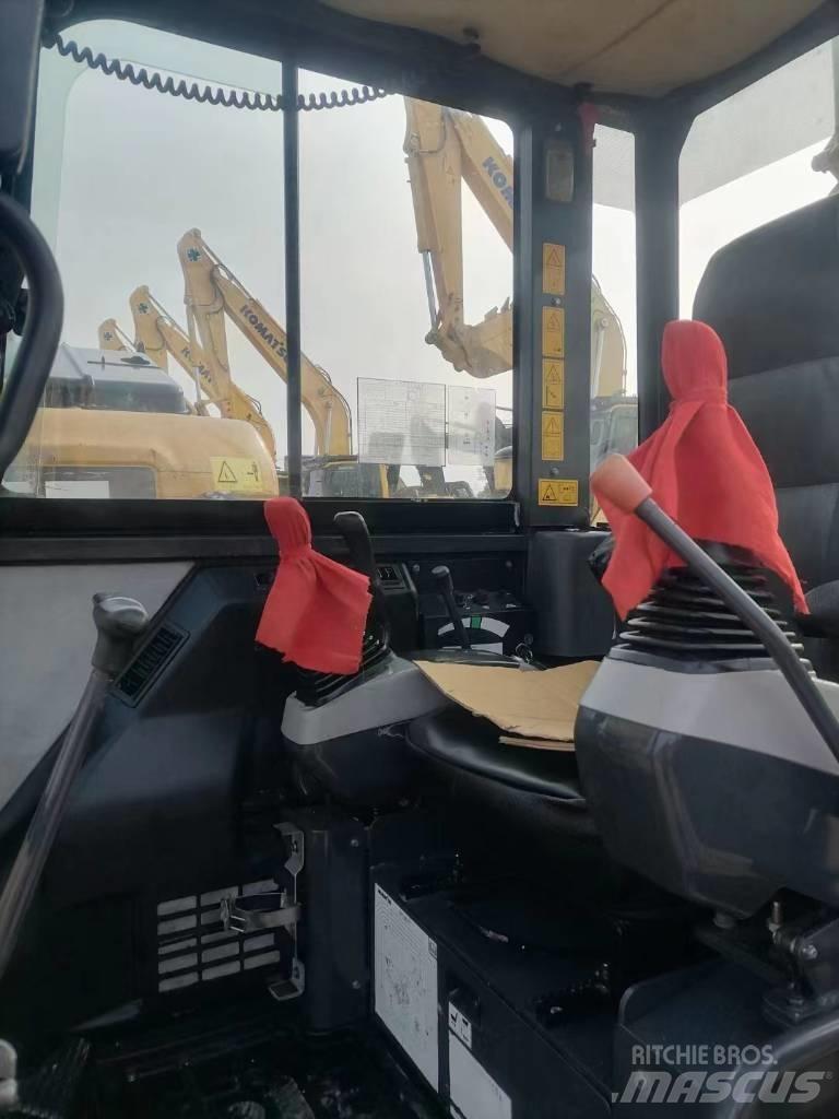 Komatsu PC56-7 Lánctalpas kotrók