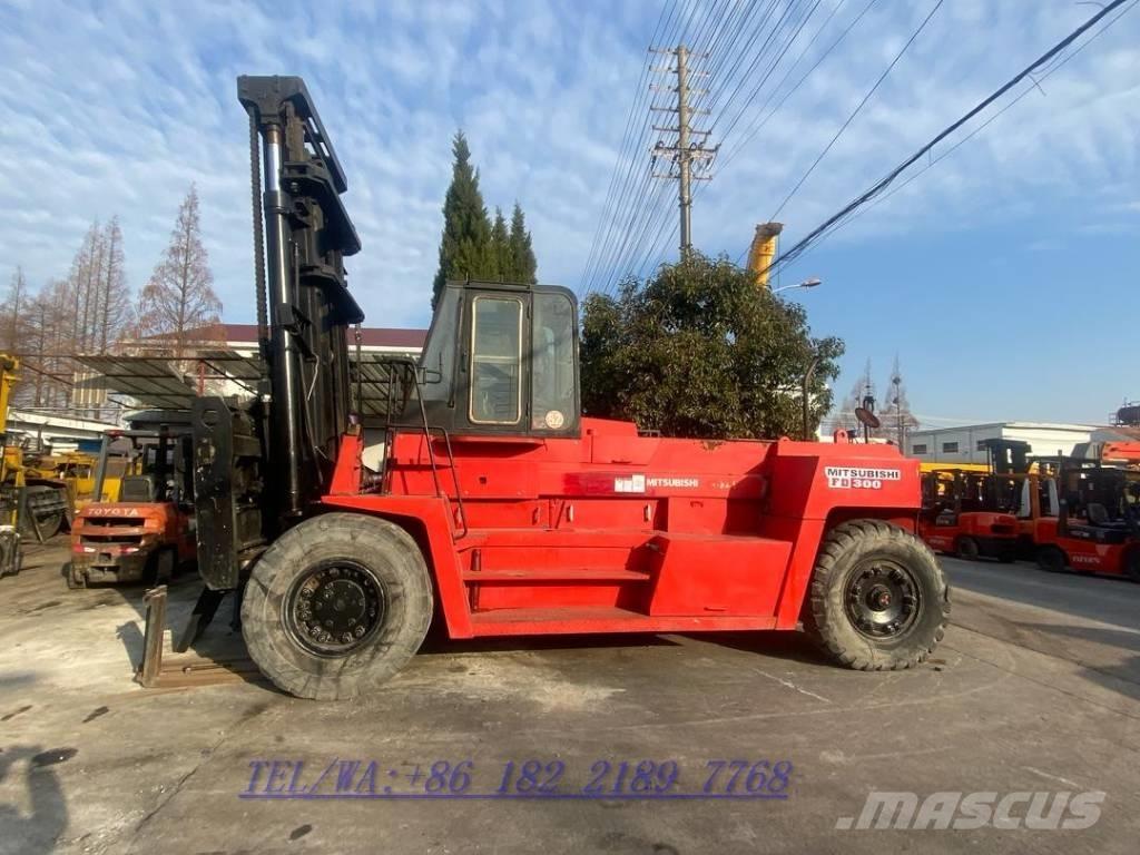 Mitsubishi FD300 Teleszkópos rakodók