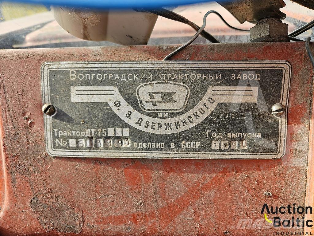  Onbekend DT-75 lánctalpas dózerek