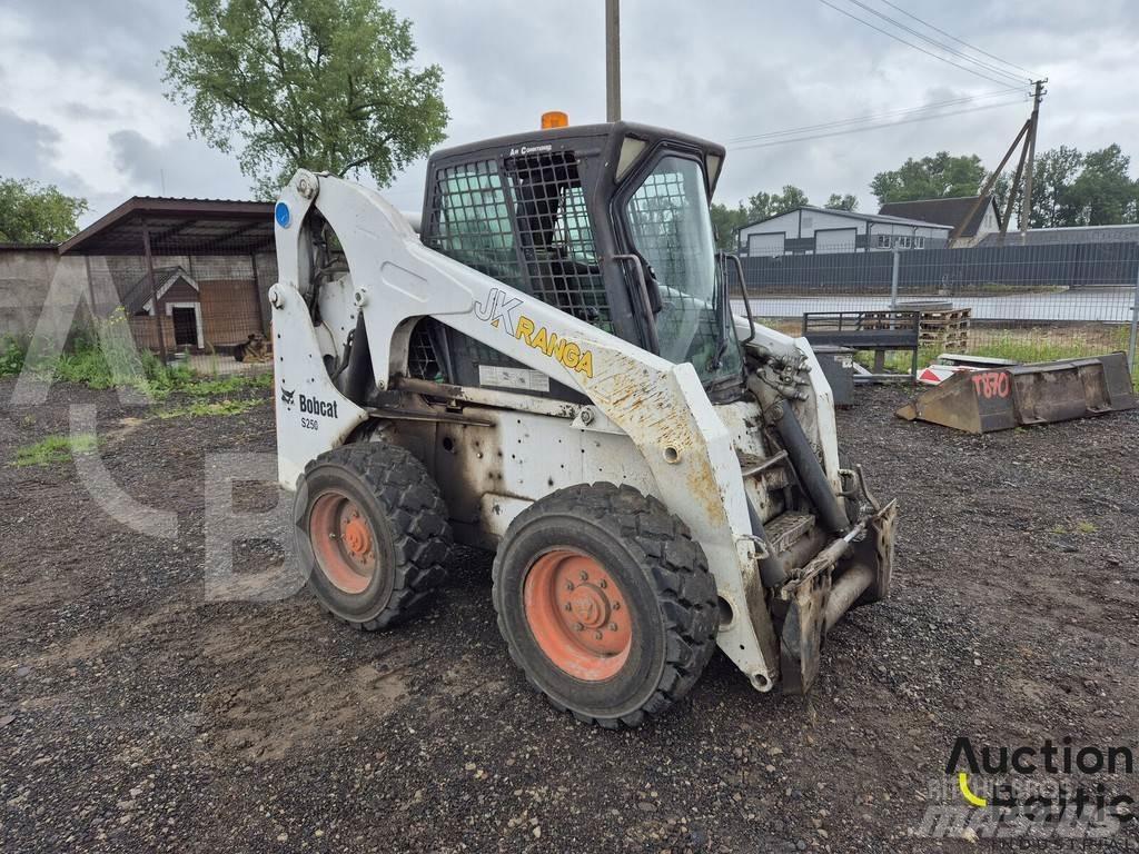 Bobcat S 250 Kompaktrakodók