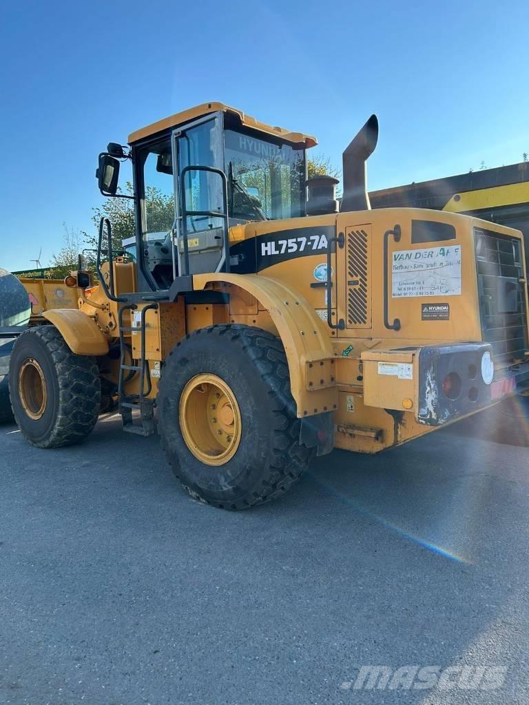 Hyundai HL 757-7 A Gumikerekes homlokrakodók