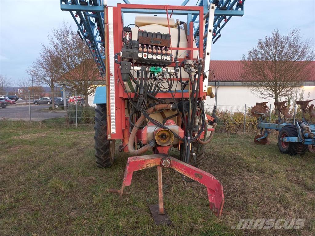 Holder IN 360 Vontatott trágyaszórók