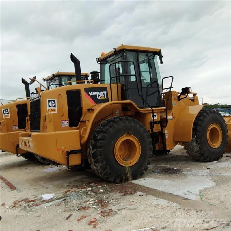 CAT 966H Gumikerekes homlokrakodók