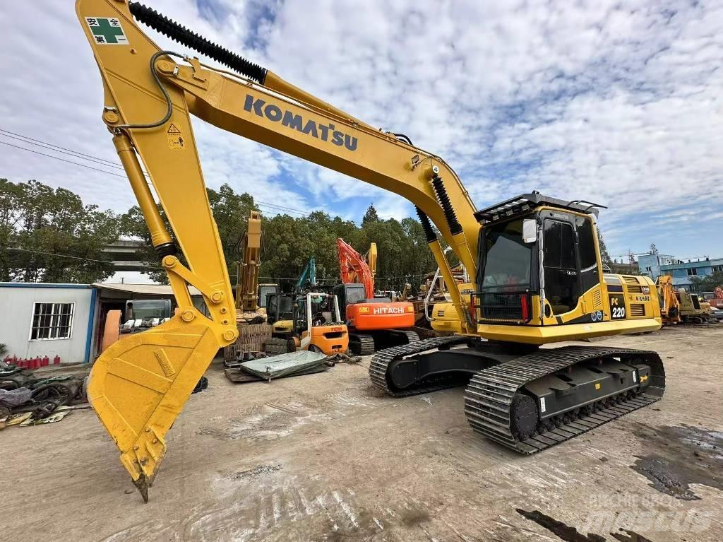 Komatsu PC 220 Lánctalpas kotrók