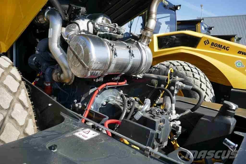 Bomag BW 213 D-5 Talajtömörítő gépek