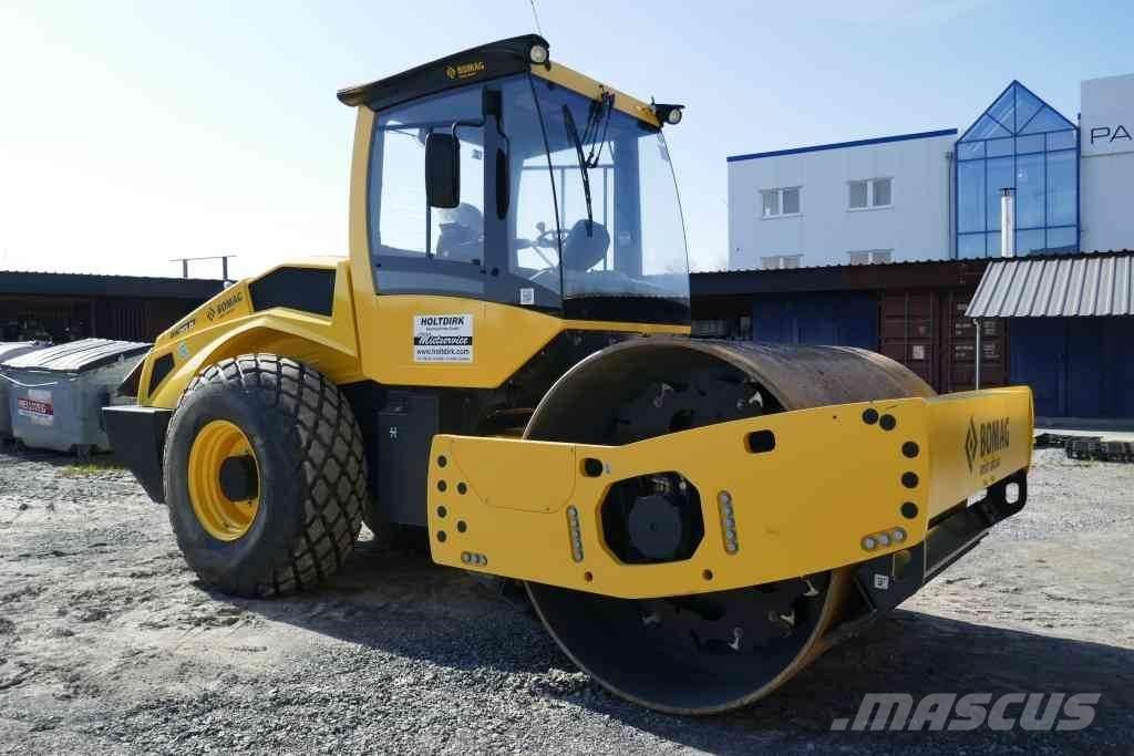 Bomag BW 213 D-5 Talajtömörítő gépek