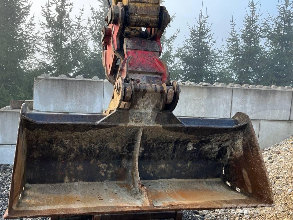 CAT 323 D L Lánctalpas kotrók