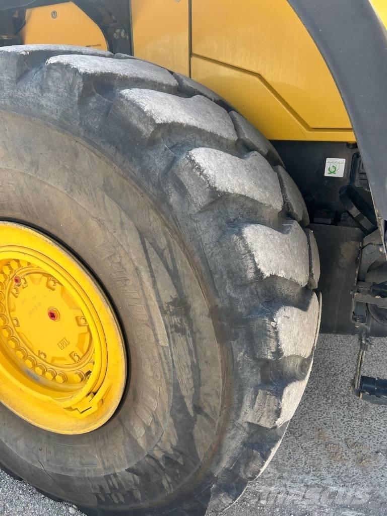 Komatsu WA 500-8EO Gumikerekes homlokrakodók