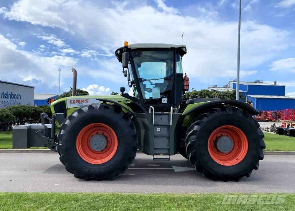 CLAAS Xerion 3800 Traktorok