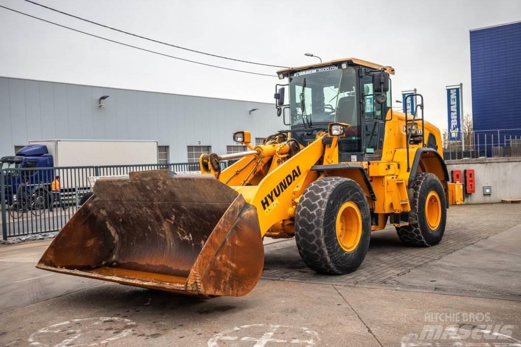 Hyundai HL955XT Gumikerekes homlokrakodók