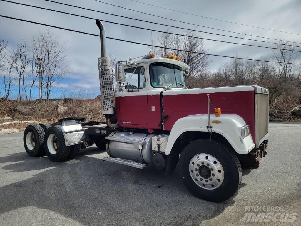 Mack RW613 Nyergesvontatók