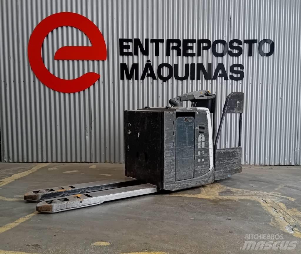 UniCarriers PMR 200F Vezetőállásos alacsony emelőkocsi