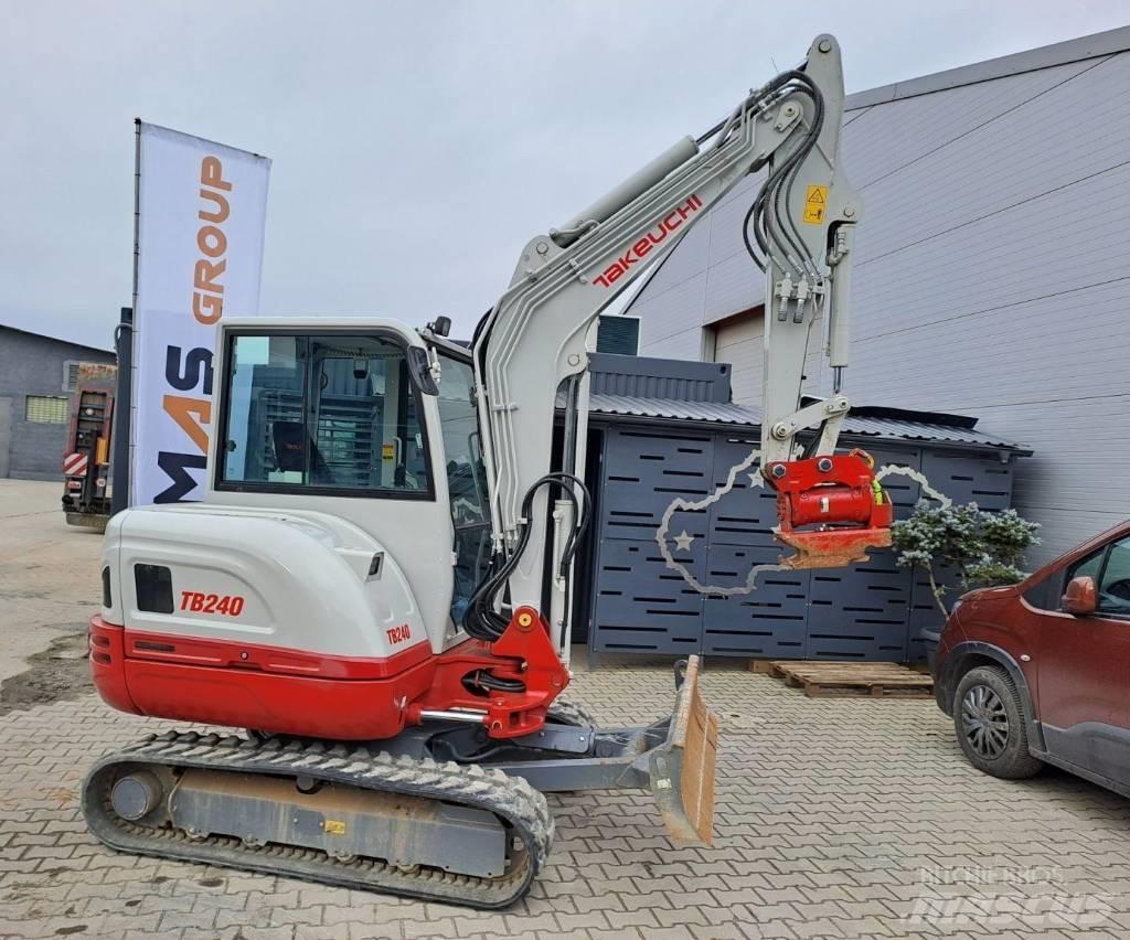 Takeuchi TB 240 Mini kotrók < 7t