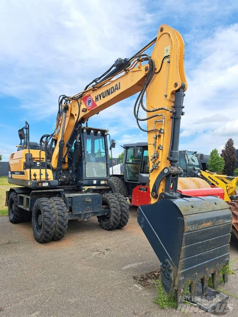 Hyundai HW140 Gumikerekes kotrók