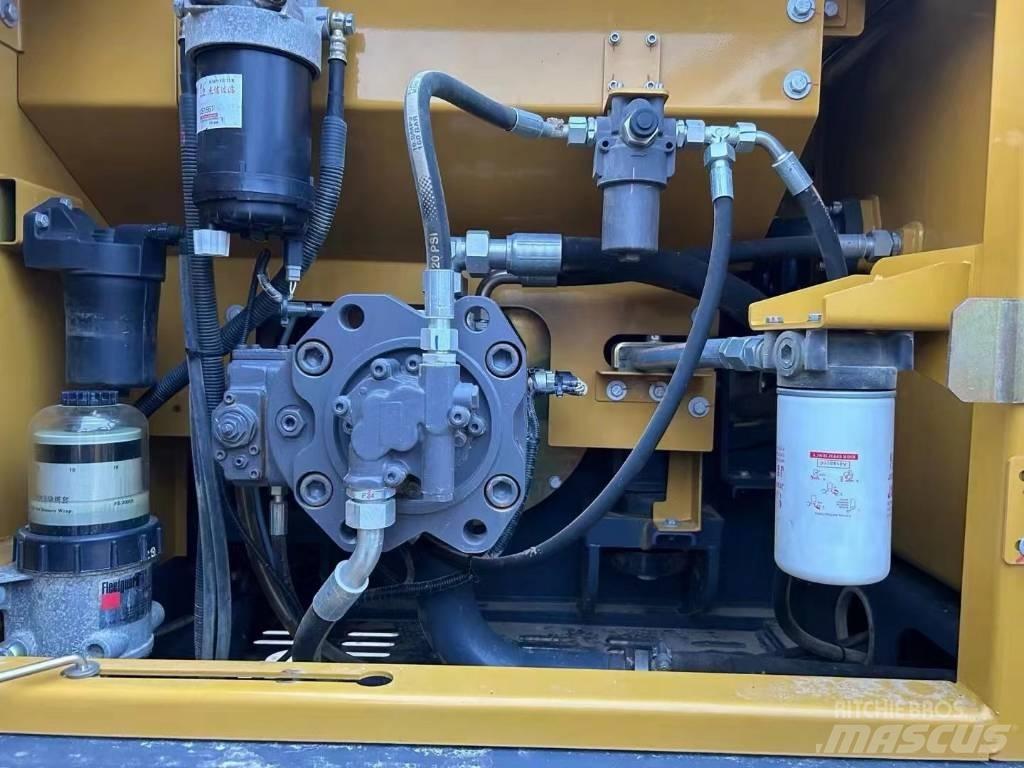 XCMG XE 200 DA Lánctalpas kotrók
