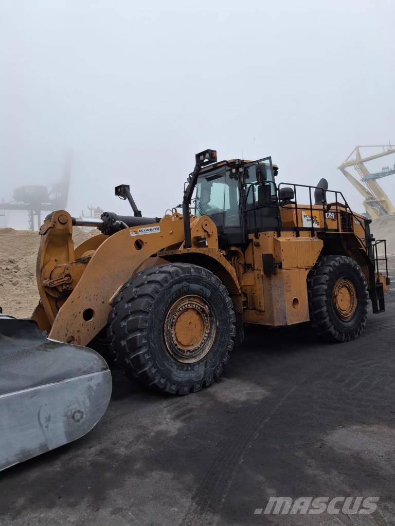 CAT 988XE Gumikerekes homlokrakodók