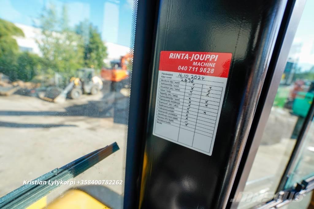JCB 437HT Gumikerekes homlokrakodók