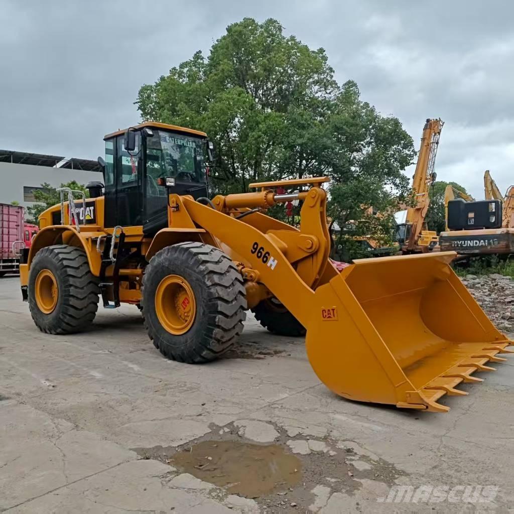 CAT 966 H Gumikerekes homlokrakodók