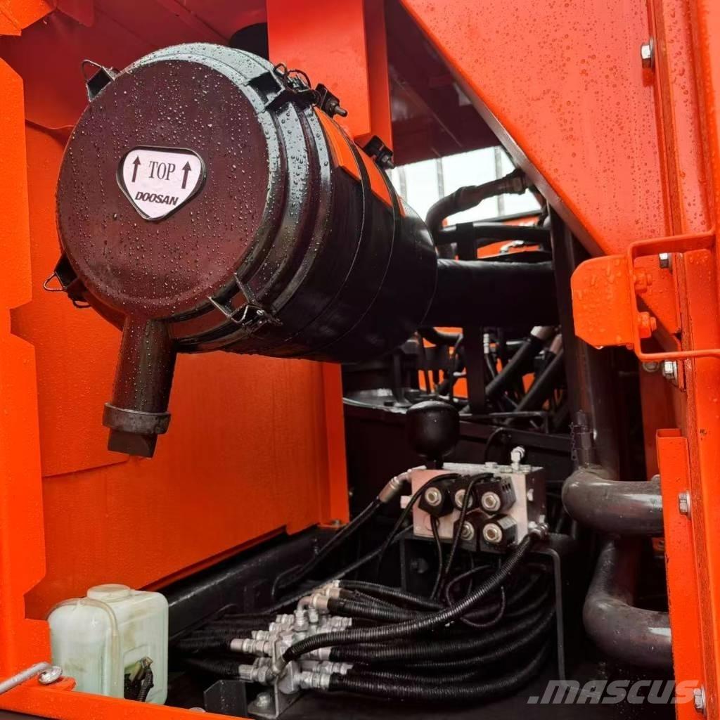 Doosan DX 225 LC Lánctalpas kotrók