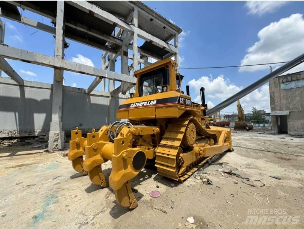 CAT D 8 R lánctalpas dózerek