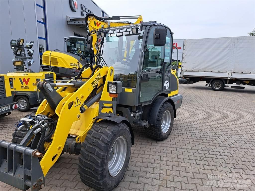Wacker Neuson WL38 Gumikerekes homlokrakodók