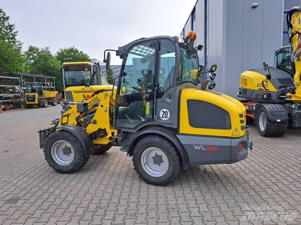 Wacker Neuson WL38 Gumikerekes homlokrakodók