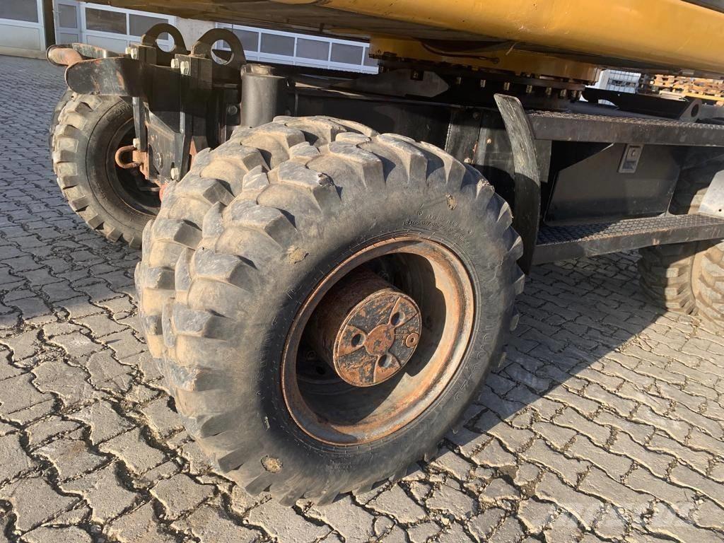 CAT M 316 D Gumikerekes kotrók