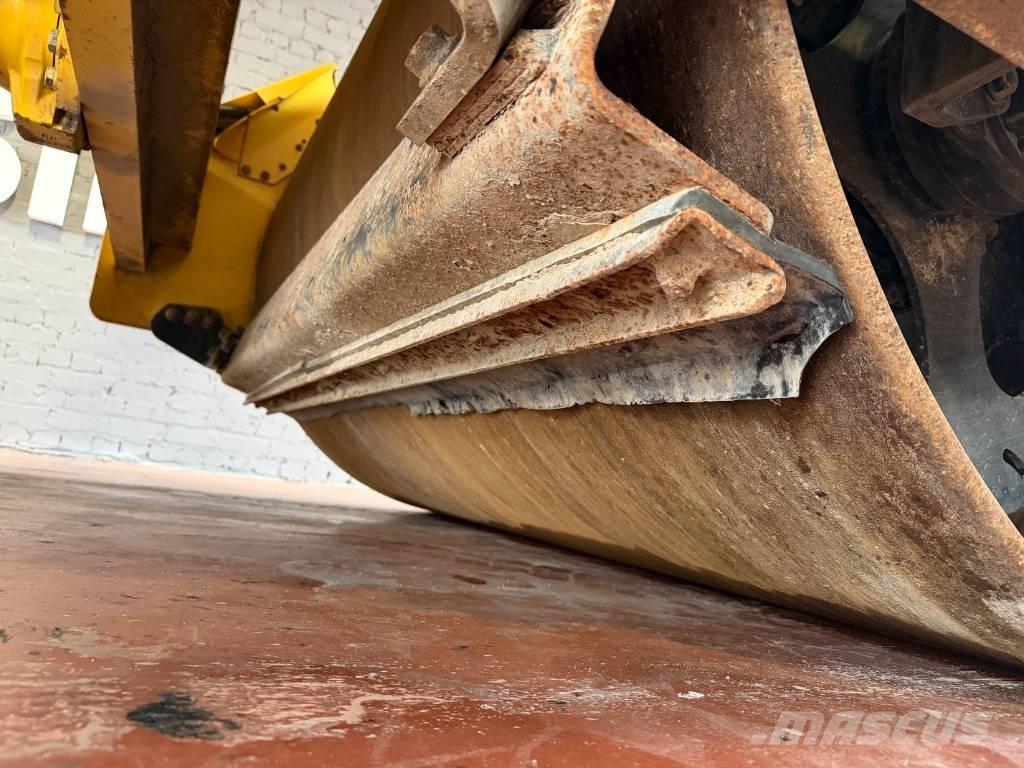 Bomag BW 211 D-4 Egydobos hengerek