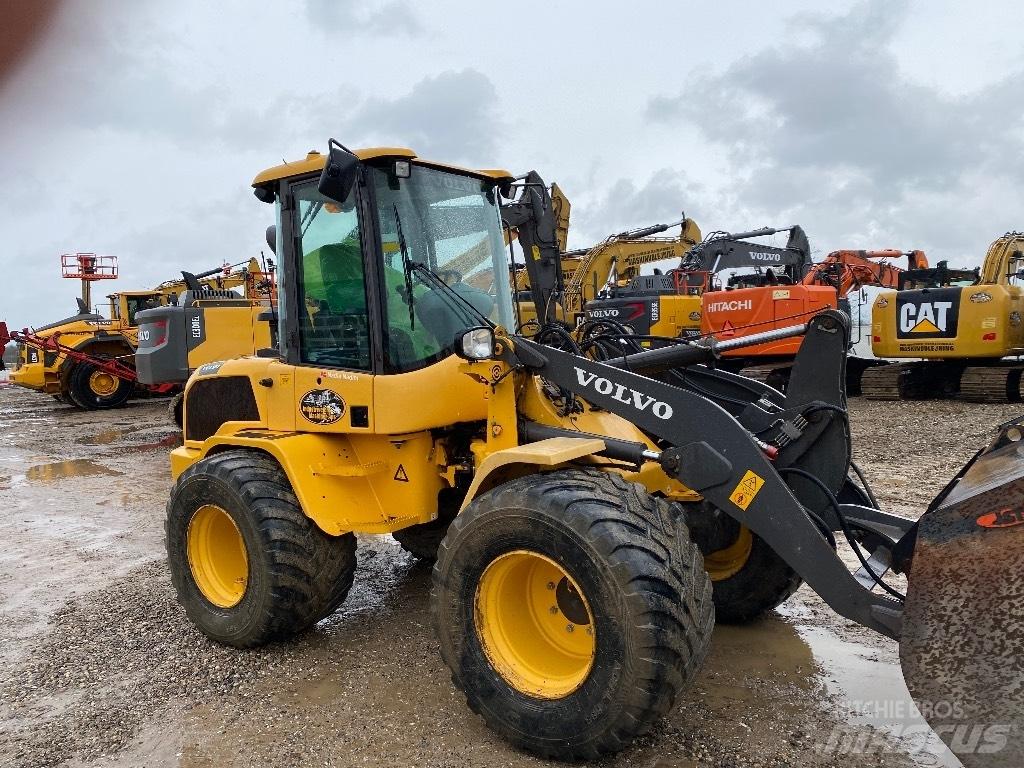 Volvo L 35 G Gumikerekes homlokrakodók