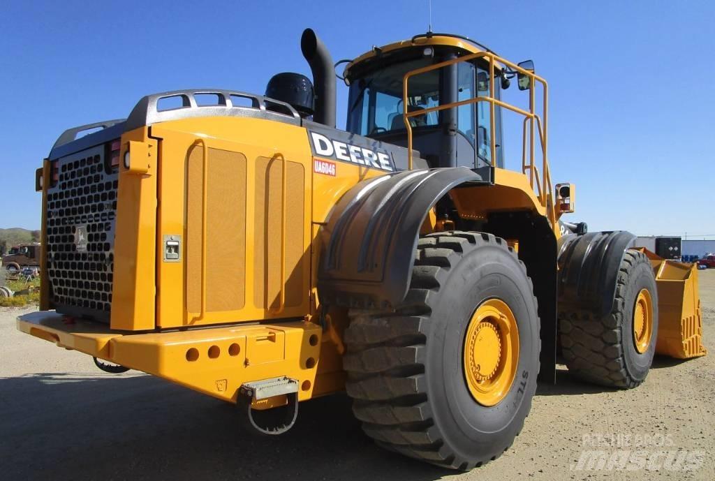 John Deere 844 J Gumikerekes homlokrakodók