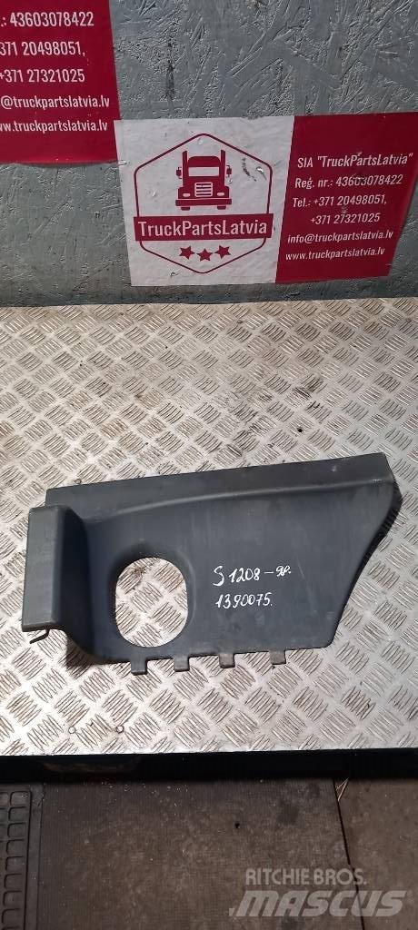 Scania 94 D.   1390075 Vezetőfülke és belső tartozékok