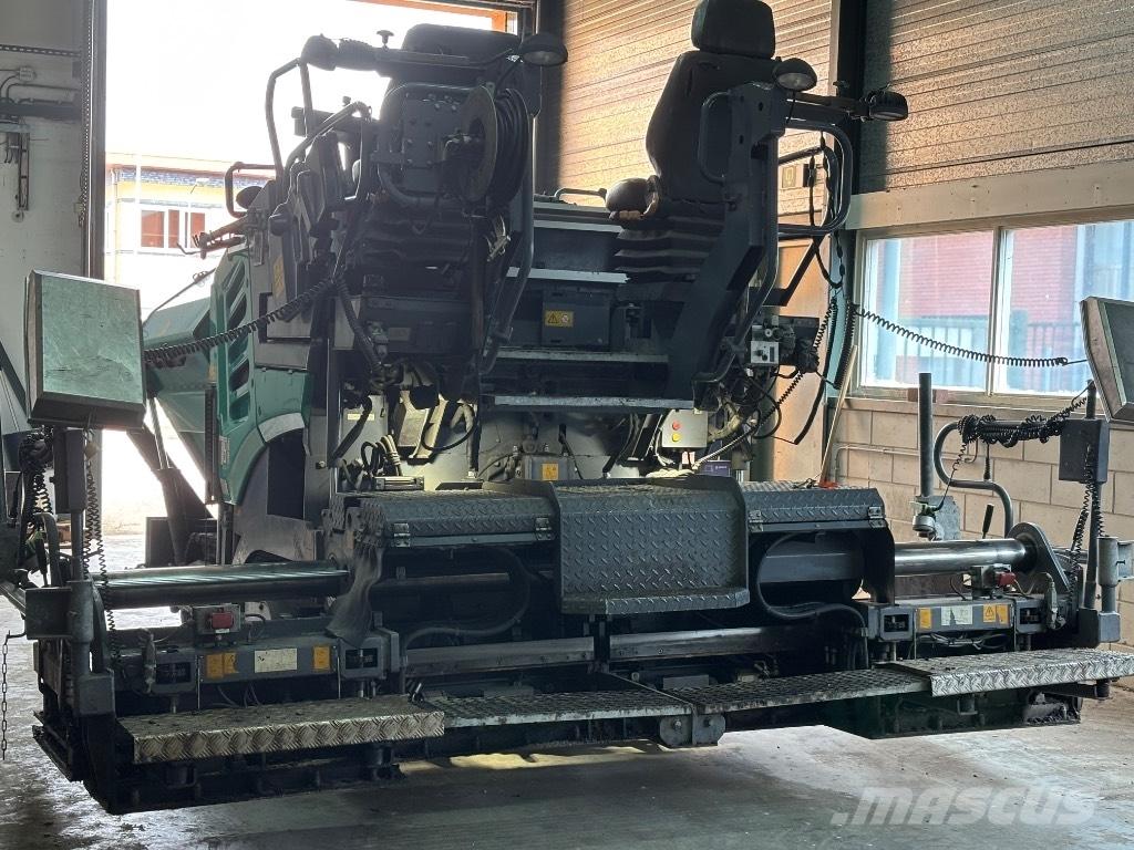 Vögele Super 1300-3i Földnyesők (szkréperek)