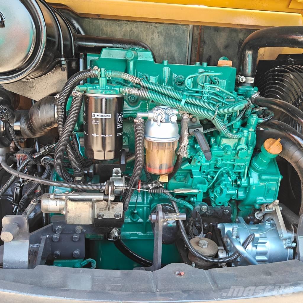 Volvo 60 Lánctalpas kotrók