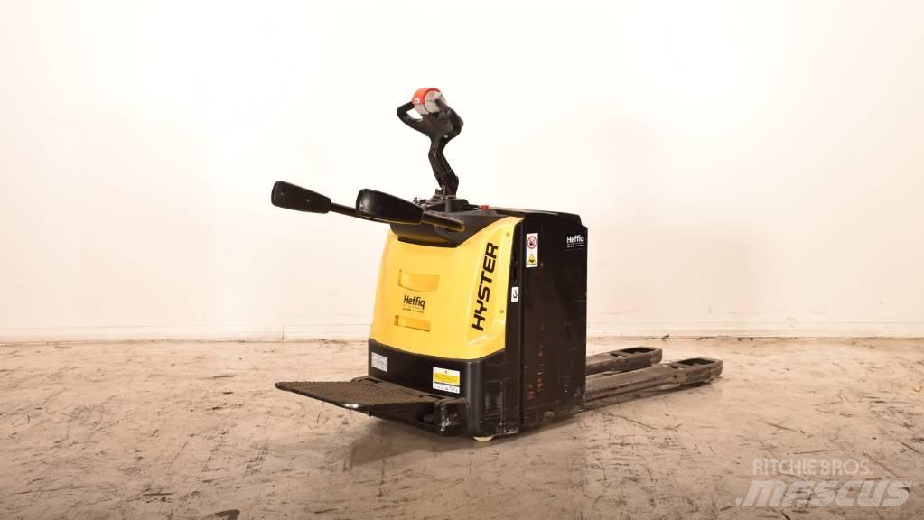 Hyster P3.0S Vezetőállásos alacsony emelőkocsi
