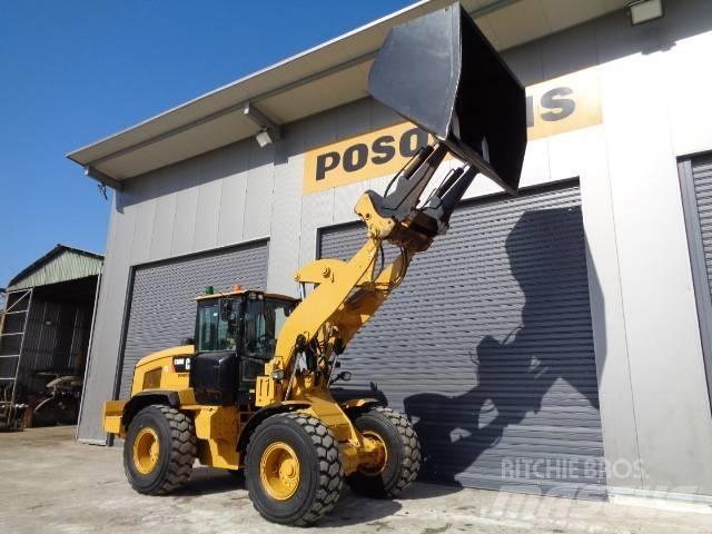 CAT 938M Gumikerekes homlokrakodók