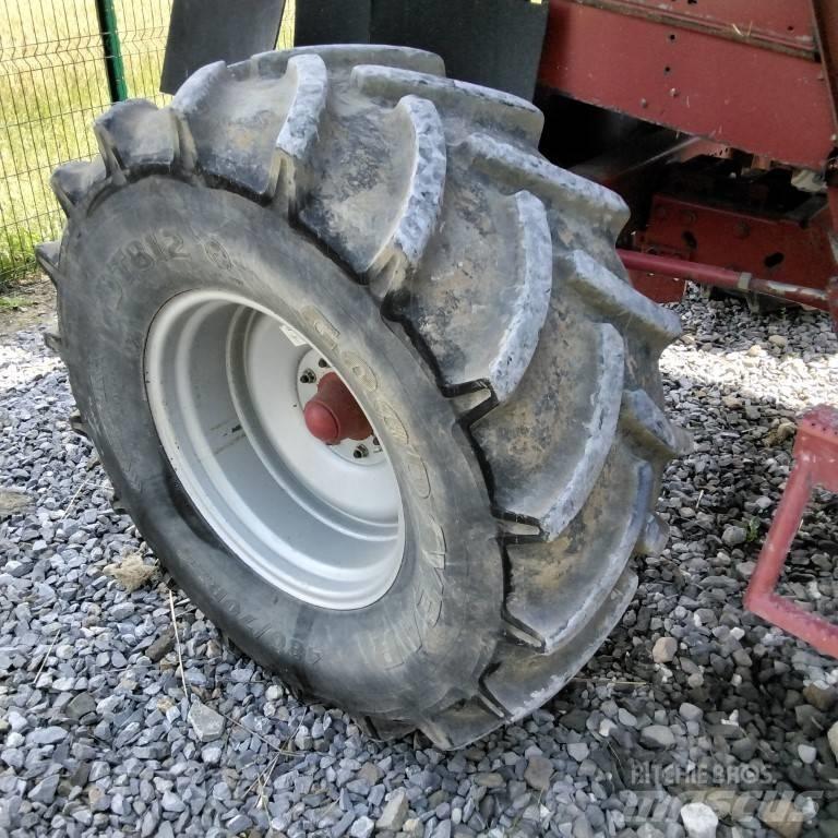 Case IH 2366E Kombájnok