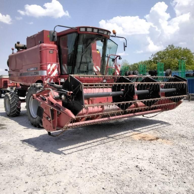 Case IH 2366E Kombájnok