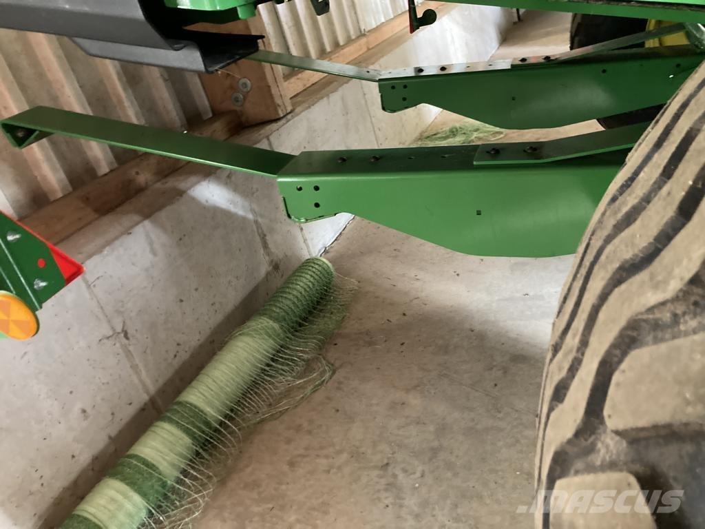 John Deere V461M Körbálázók