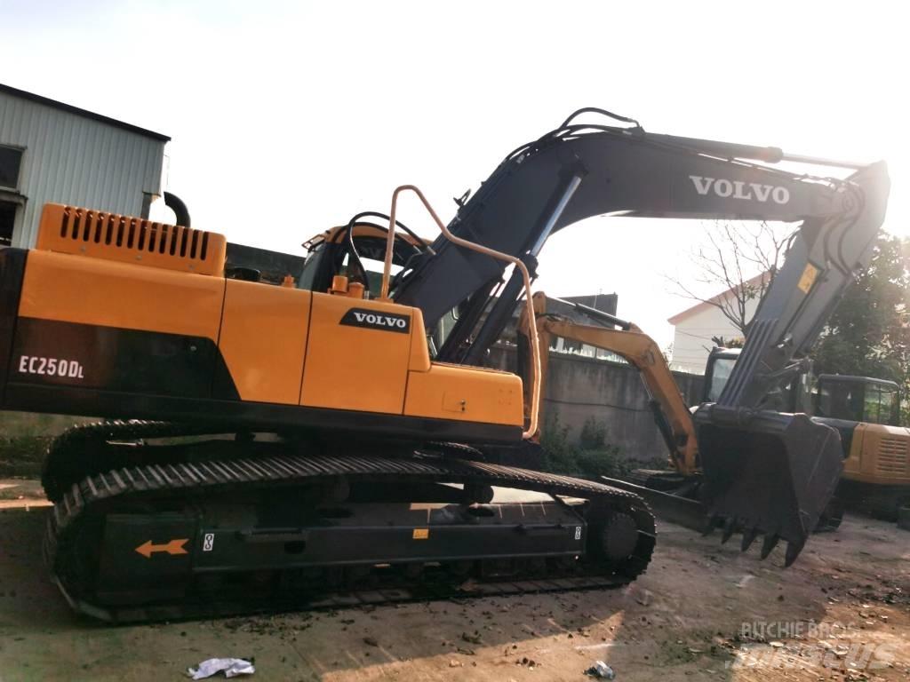 Volvo EC 250 D L Lánctalpas kotrók