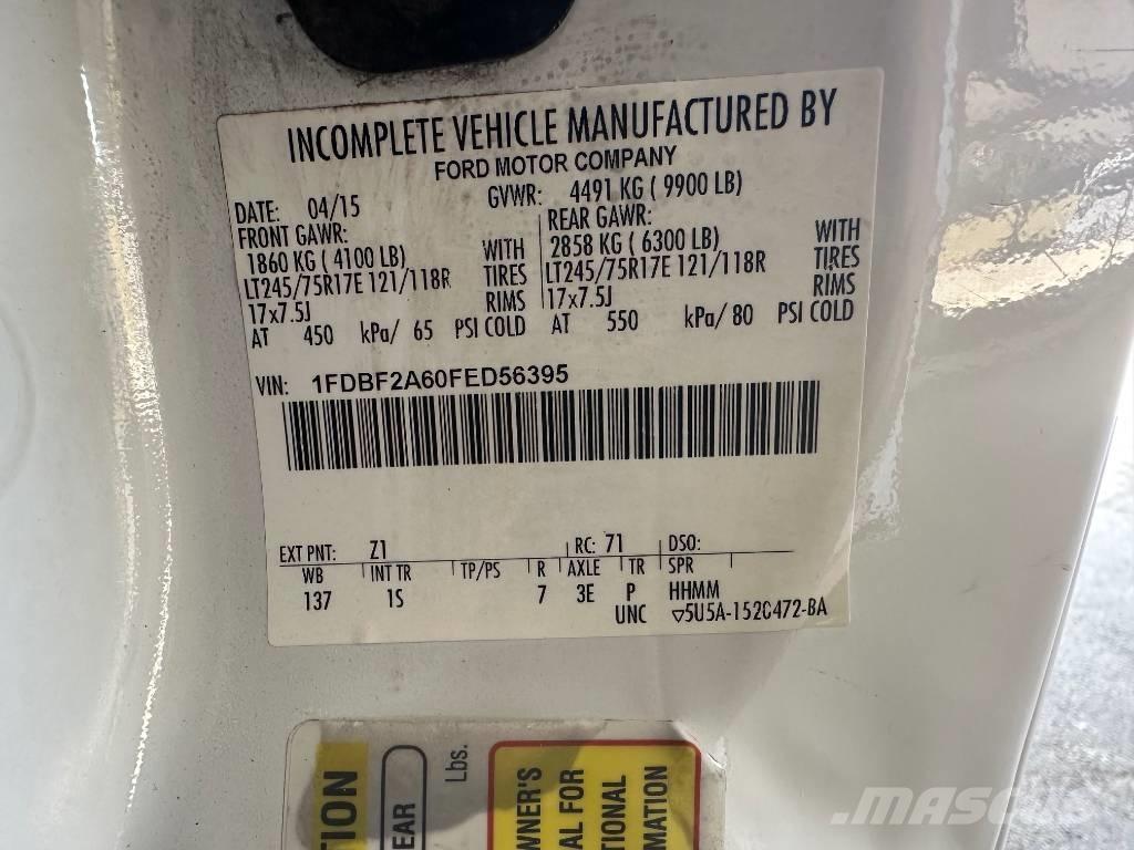 Ford F 250 SD Kis teherszállító/Platós kocsi