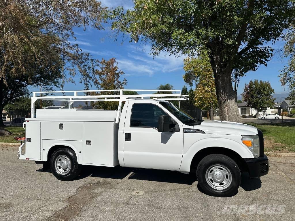 Ford F 250 SD Kis teherszállító/Platós kocsi